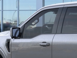 Ford F-150 LARIAT 4WD SuperCrew 5.5' Box 2025