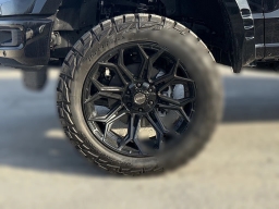 Ford F-150 LARIAT 4WD SuperCrew 5.5' Box 2025