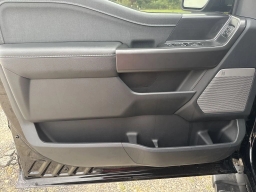 Ford F-150 LARIAT 4WD SuperCrew 5.5' Box 2025