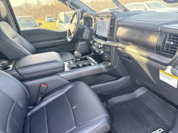 Ford F-150 LARIAT 4WD SuperCrew 5.5' Box 2025