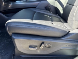 Ford F-150 LARIAT 4WD SuperCrew 5.5' Box 2025