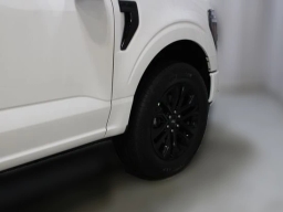 Ford F-150 LARIAT 4WD SuperCrew 5.5' Box 2026