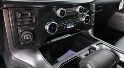 Ford F-150 LARIAT 4WD SuperCrew 5.5' Box 2026