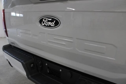 Ford F-150 LARIAT 4WD SuperCrew 5.5' Box 2026