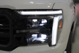 Ford F-150 LARIAT 4WD SuperCrew 5.5' Box 2026