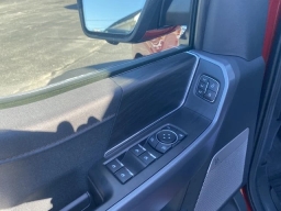 Ford F-150 LARIAT 4WD SuperCrew 6.5' Box 2025