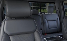 Ford F-150 LARIAT 4WD SuperCrew 5.5' Box 2025