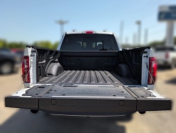 Ford F-150 LARIAT 4WD SuperCrew 5.5' Box 2025