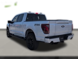 Ford F-150 LARIAT 4WD SuperCrew 5.5' Box 2025