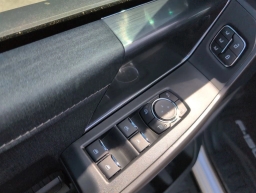 Ford F-150 LARIAT 4WD SuperCrew 5.5' Box 2025