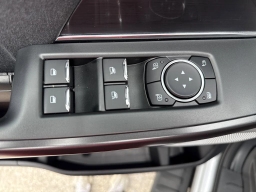 Ford F-150 LARIAT 4WD SuperCrew 5.5' Box 2025