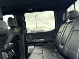 Ford F-150 LARIAT 4WD SuperCrew 5.5' Box 2025