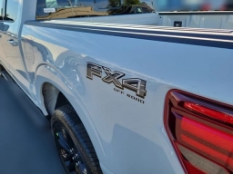 Ford F-150 LARIAT 4WD SuperCrew 5.5' Box 2026