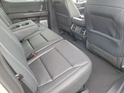 Ford F-150 LARIAT 4WD SuperCrew 5.5' Box 2025