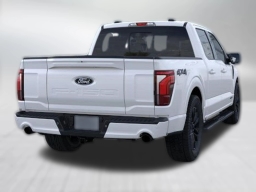 Ford F-150 LARIAT 4WD SuperCrew 5.5' Box 2025