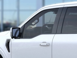 Ford F-150 LARIAT 4WD SuperCrew 5.5' Box 2025