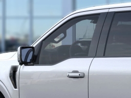 Ford F-150 Platinum 4WD SuperCrew 6.5' Box 2025