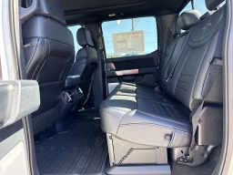 Ford F-150 Platinum 4WD SuperCrew 5.5' Box 2025