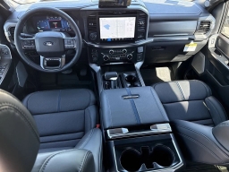 Ford F-150 Platinum 4WD SuperCrew 5.5' Box 2025