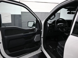 Ford F-150 Platinum 4WD SuperCrew 5.5' Box 2025