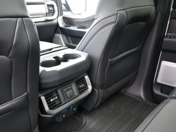 Ford F-150 Platinum 4WD SuperCrew 5.5' Box 2025