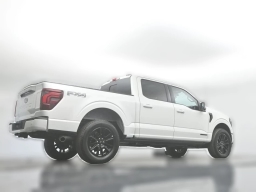Ford F-150 Platinum 4WD SuperCrew 5.5' Box 2025