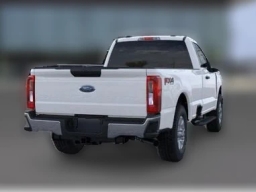 Ford Super Duty F-350 SRW XLT 4WD Reg Cab 8' Box 2025