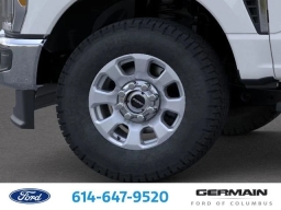 Ford Super Duty F-350 SRW XLT 4WD Reg Cab 8' Box 2025