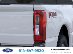 Ford Super Duty F-350 SRW XLT 4WD Reg Cab 8' Box 2025