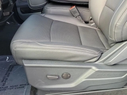 Ford Super Duty F-350 DRW XLT 4WD Reg Cab 8' Box 2026