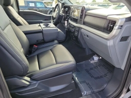 Ford Super Duty F-350 DRW XLT 4WD Reg Cab 8' Box 2026