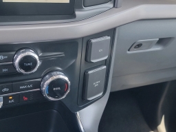 Ford F-150 Lightning XLT 4WD SuperCrew 5.5' Box 2025