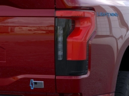 Ford F-150 Lightning XLT 4WD SuperCrew 5.5' Box 2025