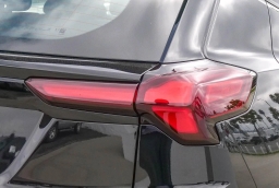 Chevrolet Bolt RS FWD 4dr 2027