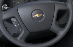 Chevrolet Express Passenger LS RWD 2500 135" 2026