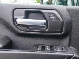 Chevrolet Silverado 2500HD Custom 4WD Crew Cab 159" 2026