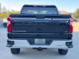 Chevrolet Silverado 1500 2WD Crew Cab 147" LT 2026