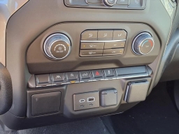 Chevrolet Silverado 1500 Custom 4WD Crew Cab 147" 2026