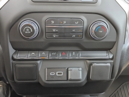 Chevrolet Silverado 1500 Custom 4WD Crew Cab 157" 2026