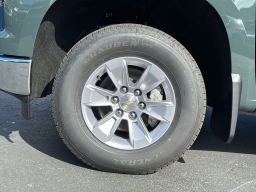 Chevrolet Silverado 1500 4WD Crew Cab 147" LT w/1LT 2026