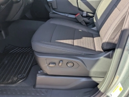 Chevrolet Silverado 1500 4WD Double Cab 147" Custom 2026