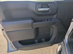 Chevrolet Silverado 1500 4WD Double Cab 147" Custom 2026