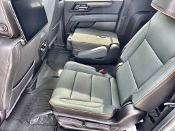 GMC Yukon XL AT4 4WD 4dr 2026