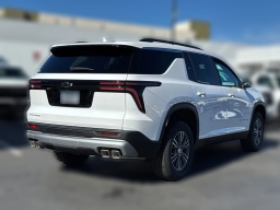 Chevrolet Traverse FWD LT 4dr 2026