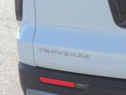 Chevrolet Traverse FWD LT 4dr 2026