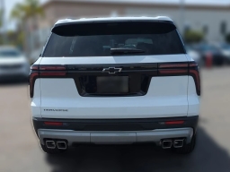 Chevrolet Traverse FWD LT 4dr 2026