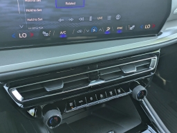 Chevrolet Traverse FWD LT 4dr 2026