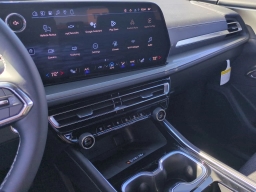 Chevrolet Traverse FWD LT 4dr 2026