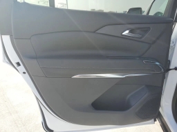 Chevrolet Traverse FWD LT 4dr 2026