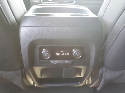 Chevrolet Traverse FWD LT 4dr 2026